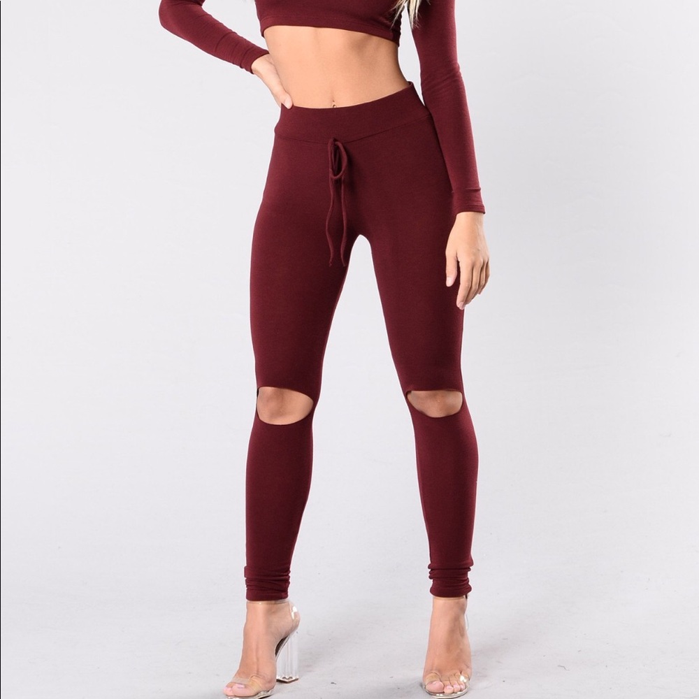 FASHION NOVA MAROON LEGGINGS